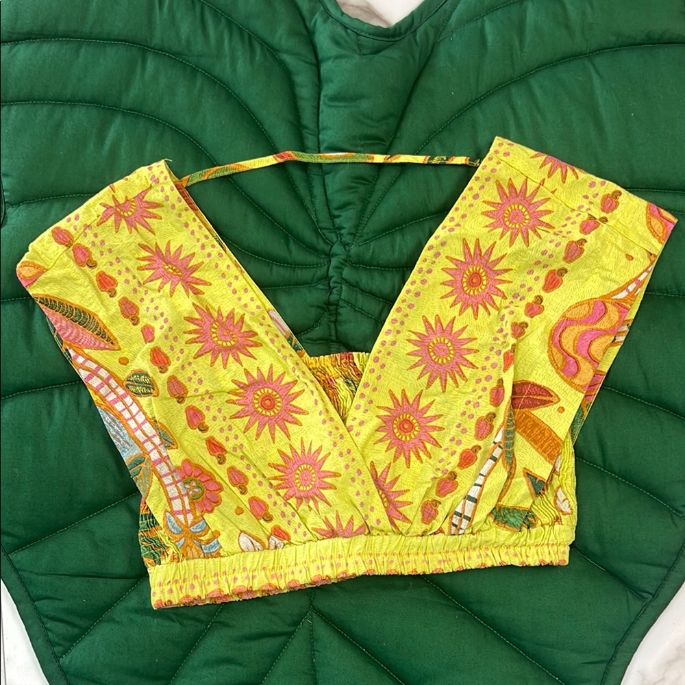 Farm Rio yellow/Pink cap sleeve crop top with bralette. Size PP.